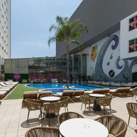 Hotel Vs Palace ****