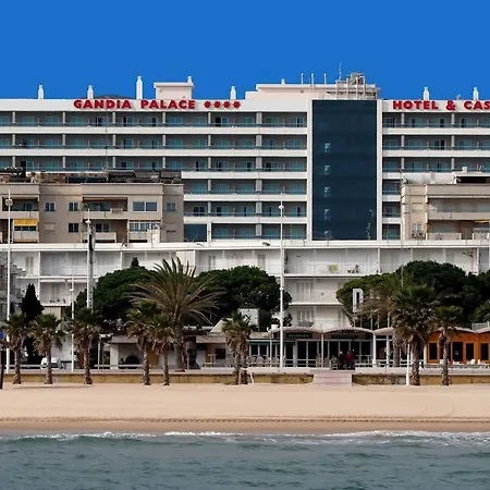 Vs Palace **** מלון